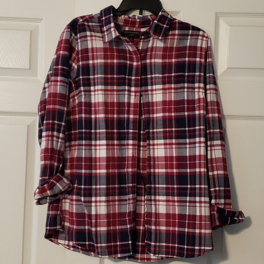 Banana Republic Navy/Red Plaid Long Sleeve